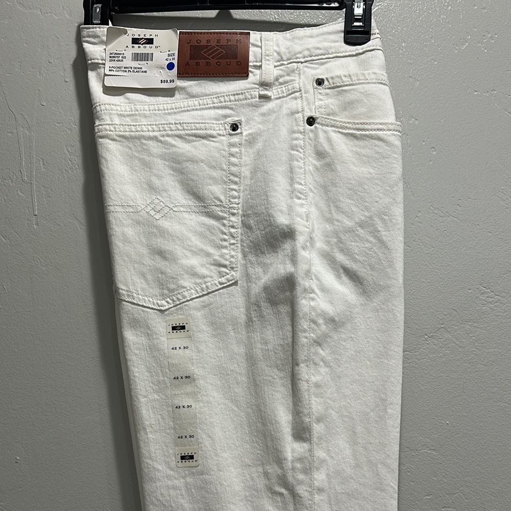 NWT Joseph Abboud White Relaxed Jeans Distressed Style